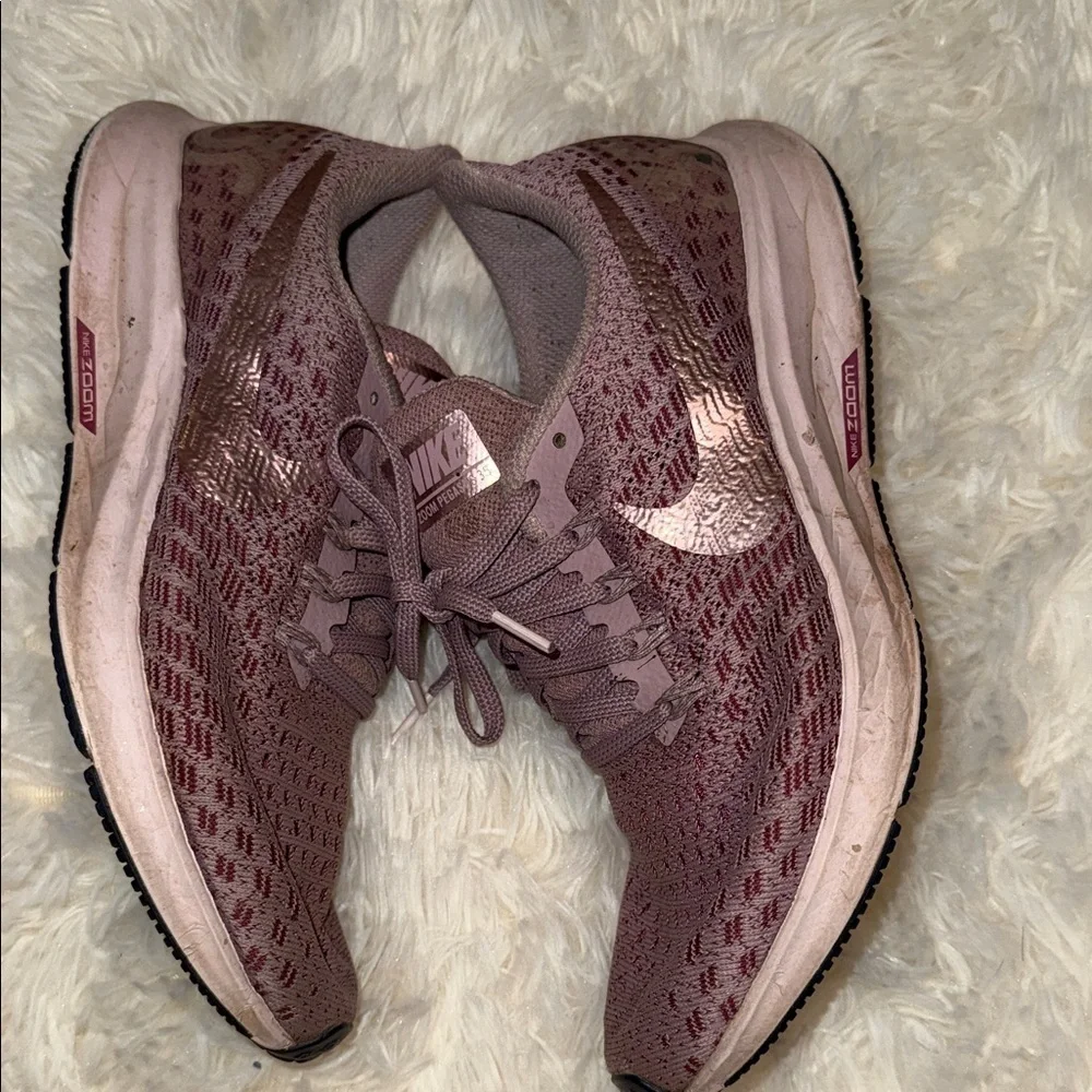 Nike Air Zoom Pegasus 33 Pink Athletic Shoes - women’s size 8